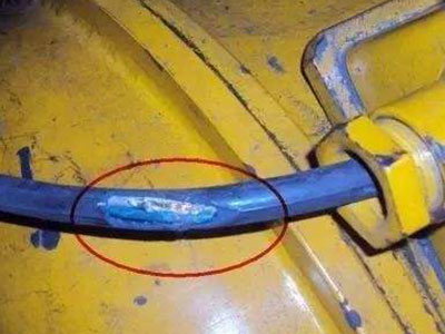 世鼎检测整理出电缆引入引出装置、插接装置、连接螺栓的失爆现象