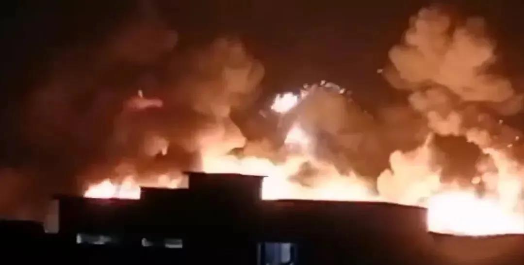 湖南某厂房起火爆炸，1死20伤令人痛心 